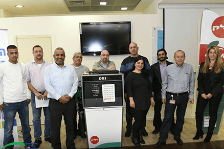 נציגי הסתדרות לאומית ועובדי חברת דלק